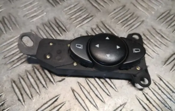 Mercedes-Benz E W211 Wing mirror switch 2118202110 A2118202110