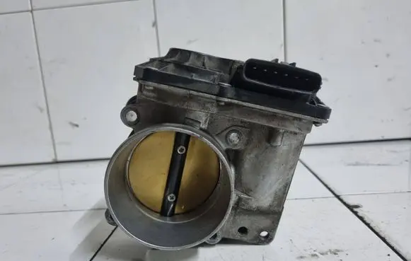 Volvo S80 Throttle valve 30711551 00641 10C250541