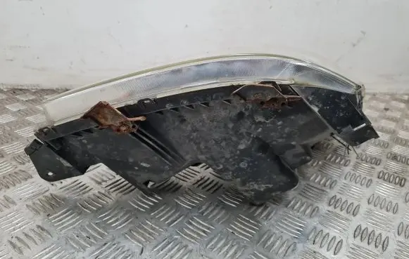 Toyota Corolla Verso AR10 Headlight/headlamp 3124