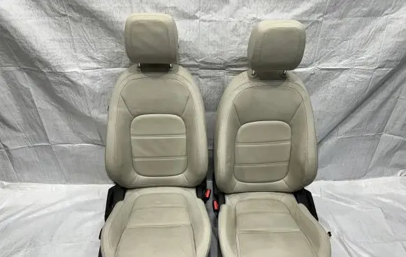 Jaguar F-Pace Seat set 