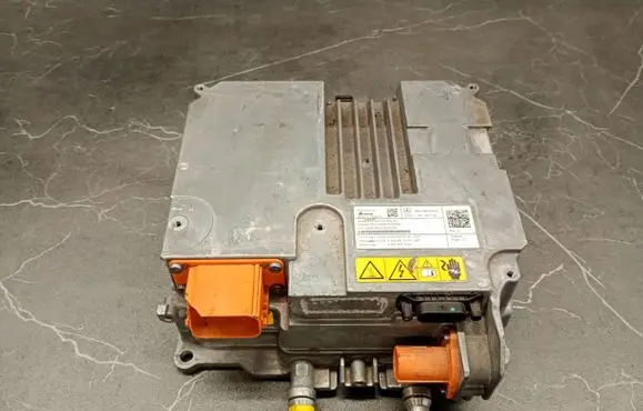 Mercedes-Benz 200 300 W123 Battery control module A0009009935