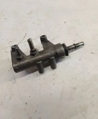 Opel Zafira B Fuel distributor 55203803