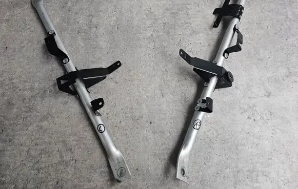 Front strut bar