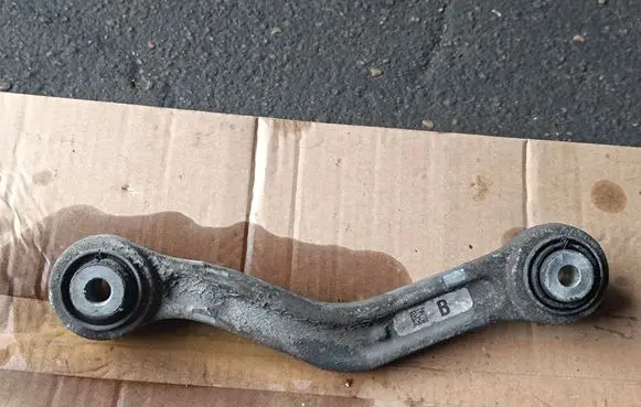 BMW 5 GT F07 Rear upper control arm/wishbone DEEN6082T