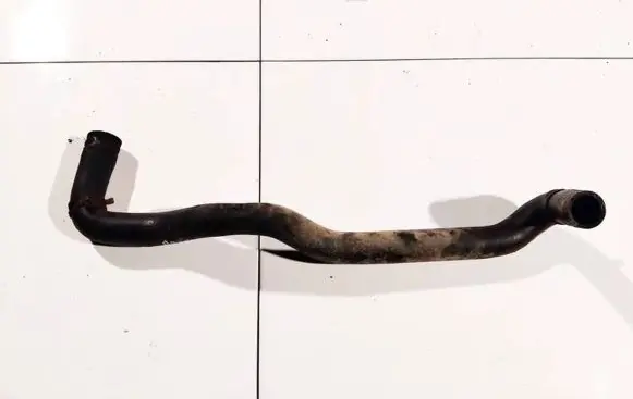 Nissan Note (E11) Engine coolant pipe/hose