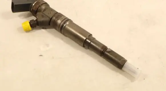 BMW 3 E46 Fuel injector 0445110131
