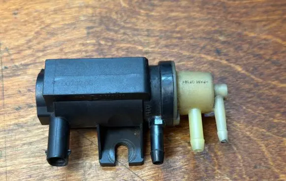 Mercedes-Benz Sprinter W906 Turbo solenoid valve A0091533128 70078208