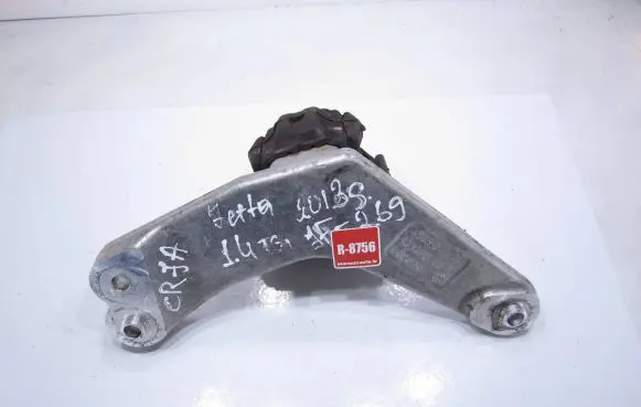 Volkswagen Jetta VI Engine mount bracket G3398100 6C82 180501