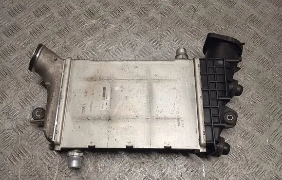 Mercedes-Benz E W213 Intercooler radiator A6420900414
