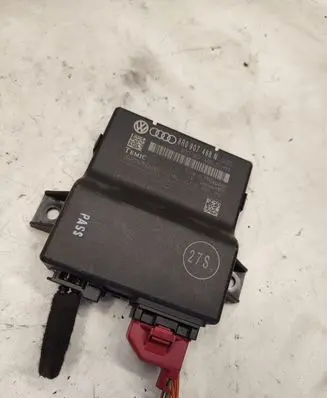 Audi A5 8T 8F Gateway control module 8R0907468N