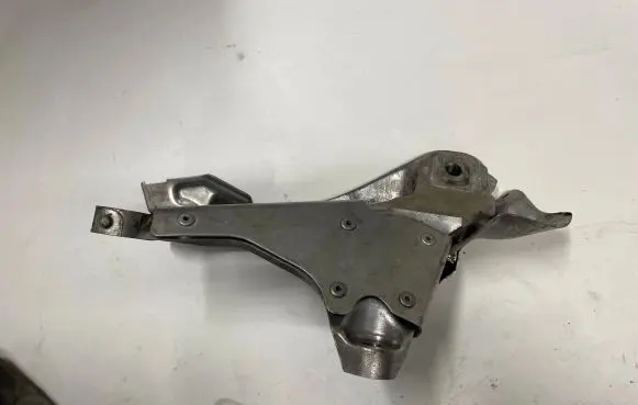 BMW M4 F82 F83 Engine mounting bracket 2284204