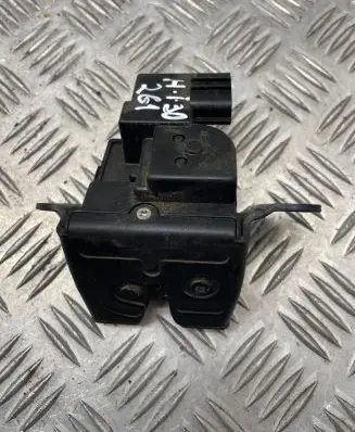 Loading door lock