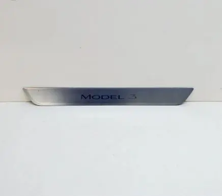 Tesla Model 3 Front sill trim cover 109084400C