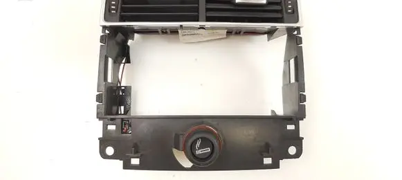 Rear air vent grill