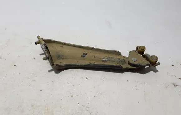 Opel Combo E Sliding door lower roller guide/hinge 9816964880