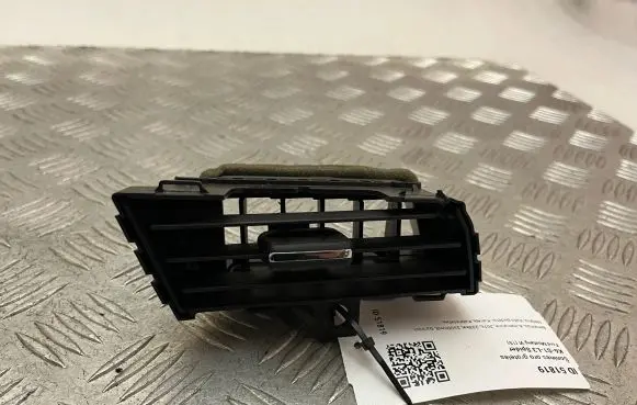 Ford Mustang VI Dashboard side air vent grill/cover trim FR3B19893A