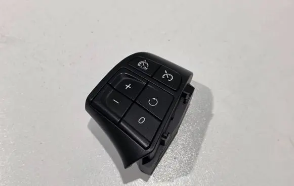 Volvo V60 Steering wheel buttons/switches 31334457