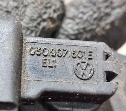 Seat Leon (1P) Camshaft position sensor 030907601E