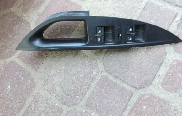 Seat Toledo III (5P) Quarter vent window switch 03523099