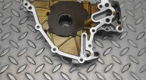 Volkswagen Golf VII Oil pump 2950111 04E115105N