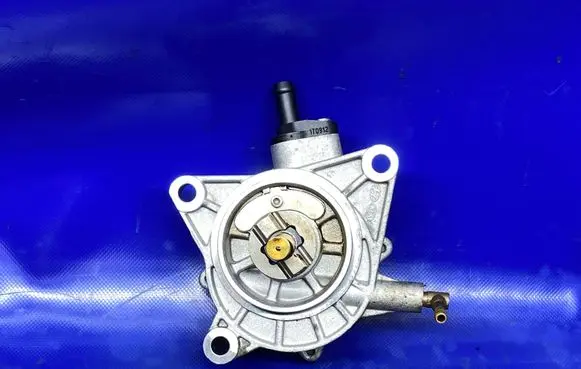 Hyundai i30 Vacuum pump 2881004075