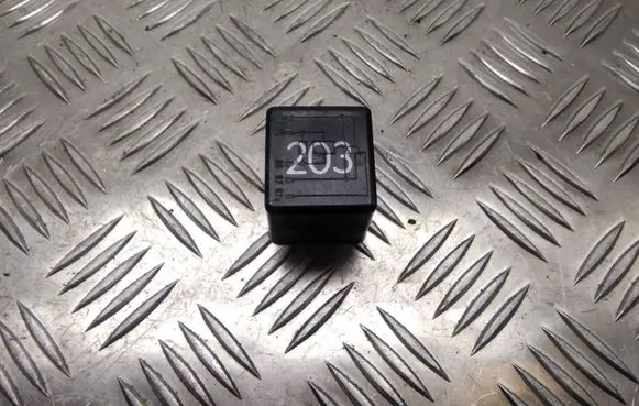 Audi A6 S6 C4 4A Other relay 8A0951253A