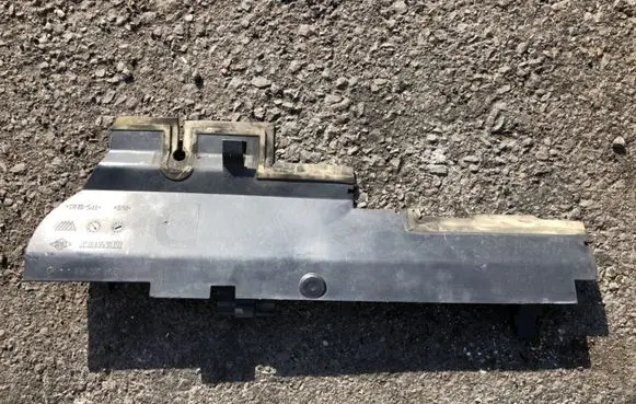 Renault Laguna III Intercooler air guide/duct channel 214940001R
