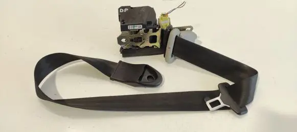 Mazda 626 Front seatbelt 0056716