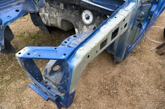 Volkswagen Amarok Front quarter panel 