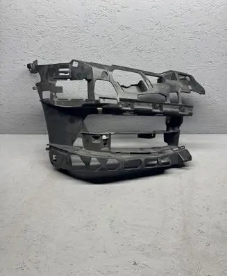 BMW 5 G30 G31 Front bumper mounting bracket 7385346