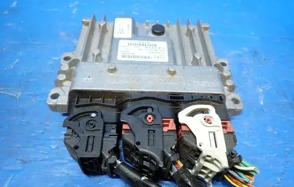 Peugeot 5008 Engine control unit/module 9666098180 9667083880