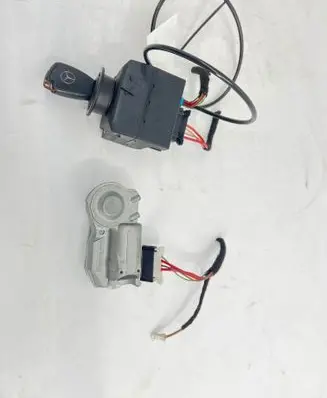 Mercedes-Benz E W211 Ignition lock 2115451408 2202670164
