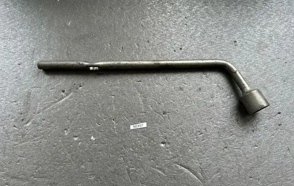 Nissan Patrol Y61 Tool set 9954501J00