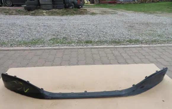 Front bumper splitter molding