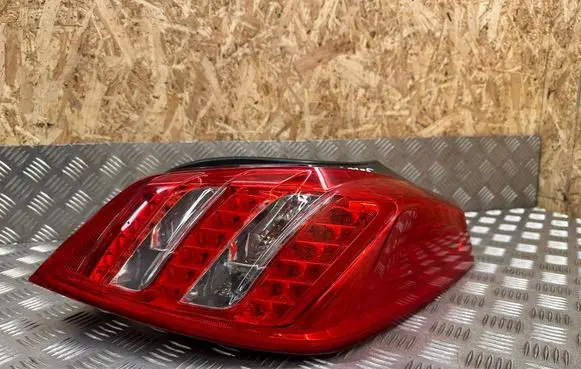 Peugeot 508 RXH Rear/tail lights 9686293680A