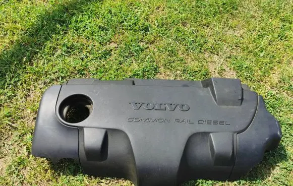 Volvo XC70 Engine cover (trim) 8653495