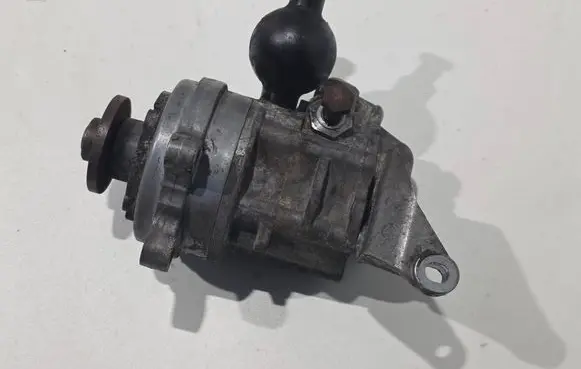BMW 5 E60 E61 Power steering pump 677501102 61289 6775011