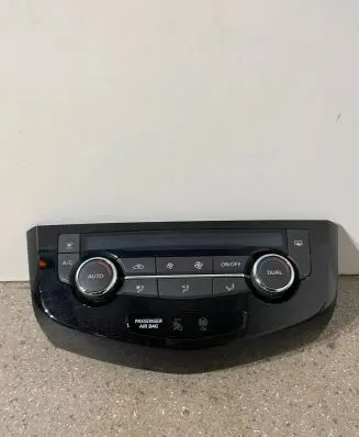 Nissan X-Trail T32 Climate control unit 275004EA0A 20140421