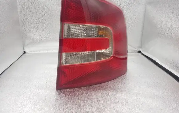 Skoda Octavia Mk2 (1Z) Rear/tail lights 1Z9945096