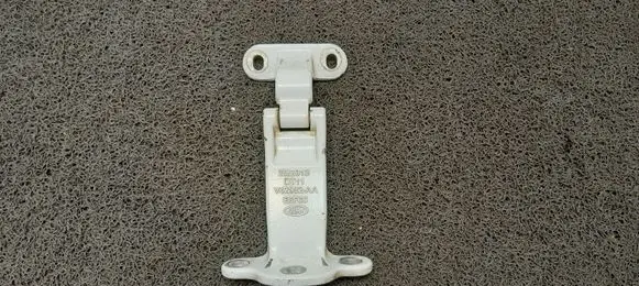 Ford Transit Tailgate/trunk/boot hinge V42982