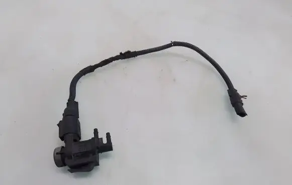 Audi A3 S3 8L Vacuum valve 1J0906283C