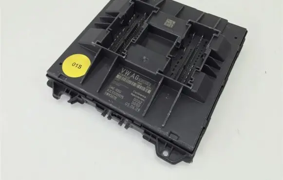 Volkswagen Jetta VI Other control units/modules 5C0937087A