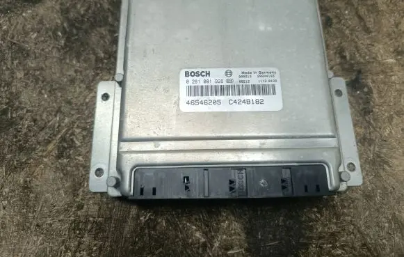 Fiat Bravo - Brava Engine control unit/module 46546205 0281001928 C424B182