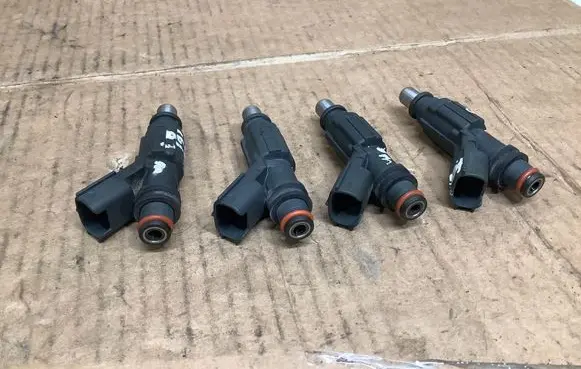 Toyota Corolla E120 E130 Fuel injectors set 232500D020 0280155936