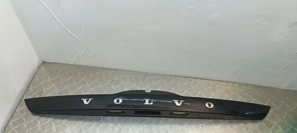 Volvo V60 Trunk door license plate light bar 31391290