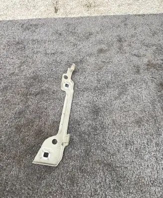 Mini One - Cooper F56 F55 Fender mounting bracket 7297243 1132090601