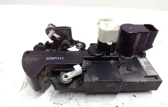 Opel Frontera B Rear door lock 16637561
