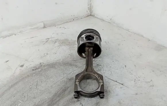 Honda FR-V Piston with connecting rod