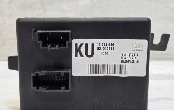 Opel Insignia A Light module LCM 13399666