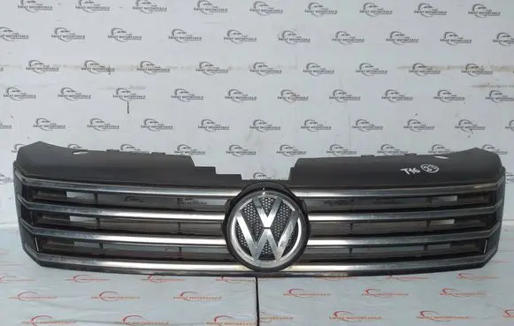 Volkswagen PASSAT B7 Front bumper upper radiator grill 3AA853653